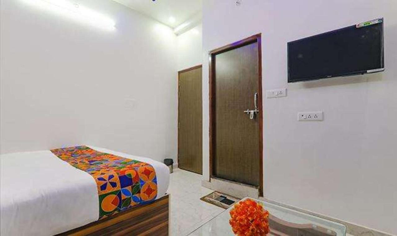 Hotel Fabexpress Ss Grand Banthra Sikandarpur Exterior foto